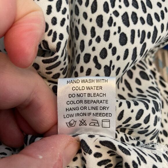 Papaya Black and White Flutter Sleeve Peplum Blouse tie neck - Picture 10 of 11